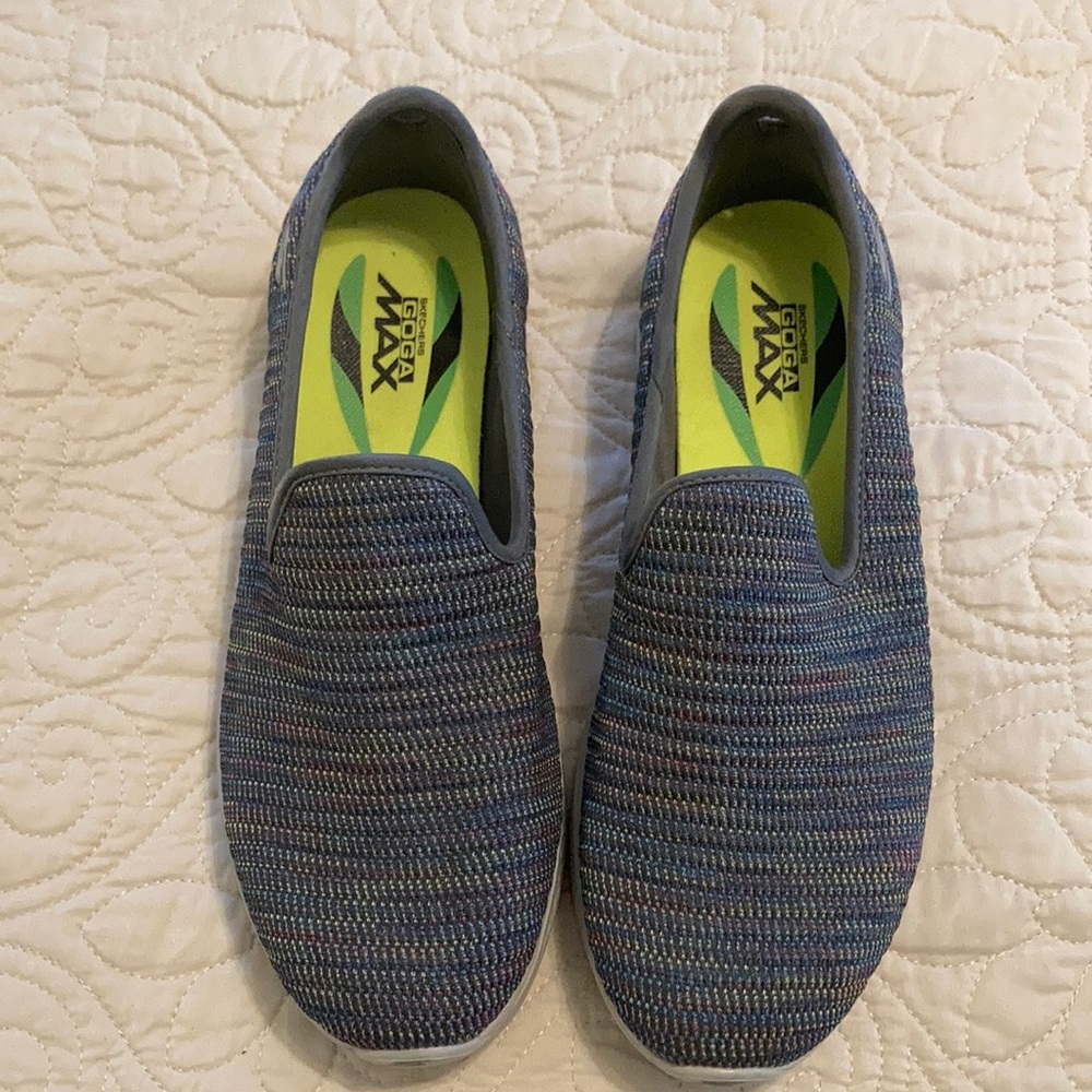 Sketchers Goga Max  Go Walk Gray Slip on Sneakers.
